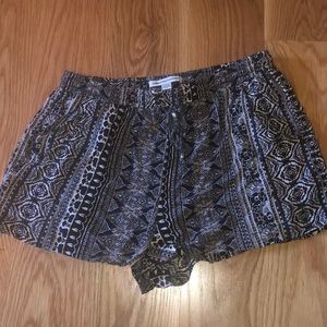 American Eagle flowy shorts